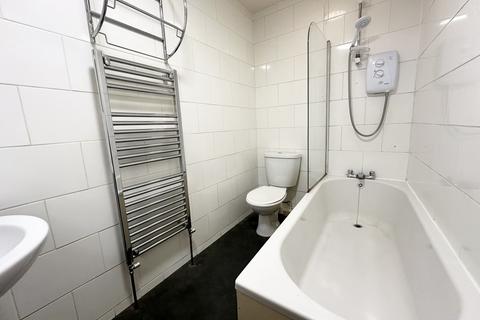 1 bedroom apartment to rent, Moorfield Road, Armley