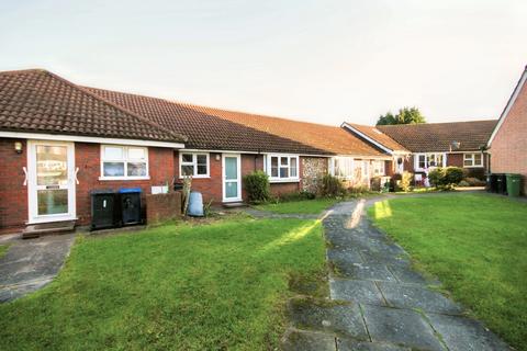 1 bedroom terraced bungalow to rent, KINGSTON ROAD, LEATHERHEAD, KT22