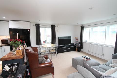 2 bedroom apartment to rent, North Drive, Hatfield, AL9