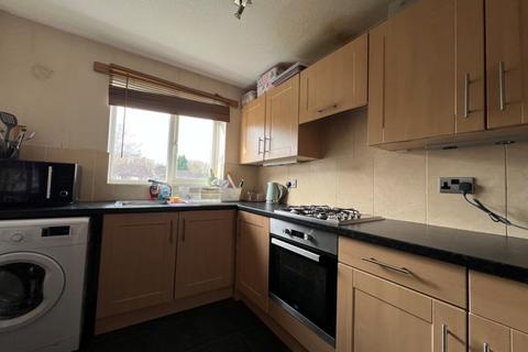 2 bedroom semi-detached house to rent, Primrose Meadow, Heath Hayes