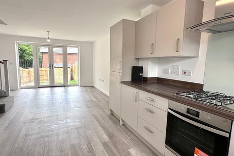 2 bedroom end of terrace house to rent, Whiteley Way, Southampton SO30