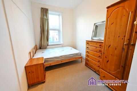 5 bedroom flat for sale, Spencer Street, Heaton NE6