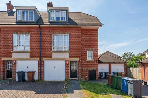 3 bedroom terraced house to rent, Hodgkins Mews, Stanmore, HA7