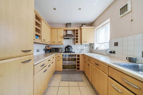 3 bedroom terraced house to rent, Hodgkins Mews, Stanmore, HA7