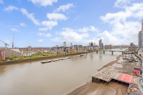 3 bedroom flat to rent, Vicentia Court, Bridges Court Road, London