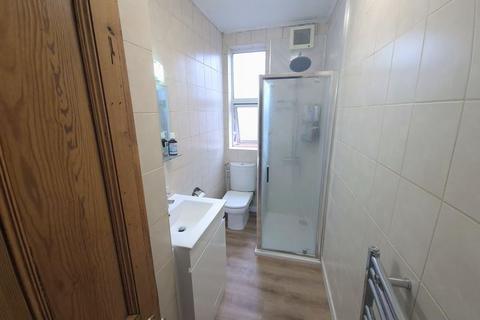 65 Harold Grove, Leeds, LS6 1LB