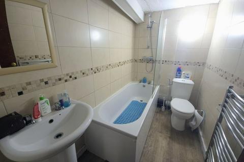 65 Harold Grove, Leeds, LS6 1LB