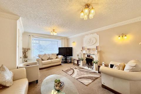 4 bedroom detached house for sale, Marlborough Close, Four Oaks, Sutton Coldfield, B74 4XE