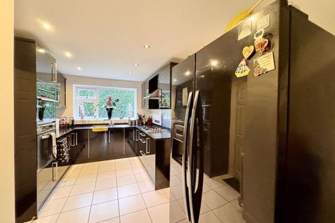 4 bedroom detached house for sale, Marlborough Close, Four Oaks, Sutton Coldfield, B74 4XE