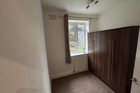 3 bedroom flat to rent, Argyle Road, London