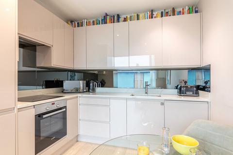 2 bedroom flat for sale, Pinnell Road, London, SE9