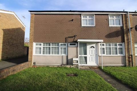 3 bedroom end of terrace house for sale, Waleys Close, Luton