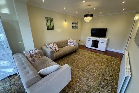 19 Manor Avenue, Northolt, UB5 5BZ