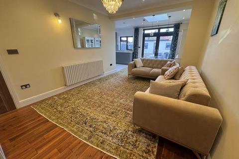 19 Manor Avenue, Northolt, UB5 5BZ