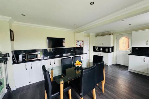 4 bedroom house for sale, Halesworth Drive, Sunderland SR4