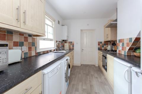 3 bedroom flat to rent, Portobello Road, W11