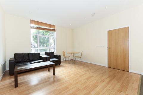 2 bedroom flat to rent, Bromyard House, W3