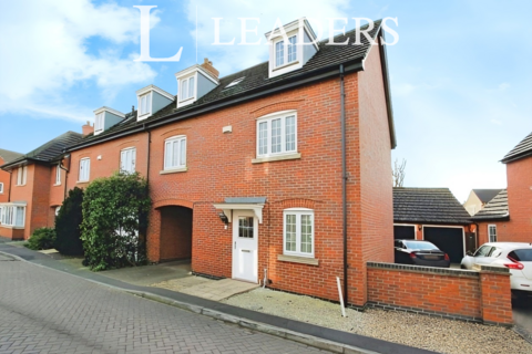 4 bedroom townhouse to rent, Holloway Avenue, Bourne PE10