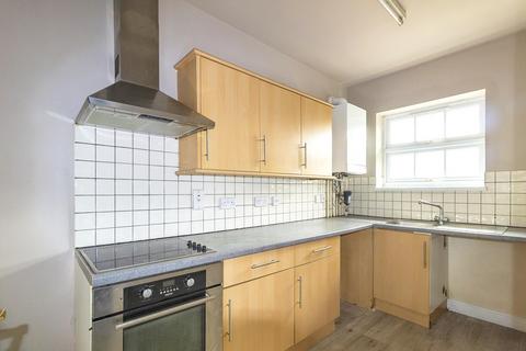 3 bedroom flat to rent, Duncombe Street, Bletchley, MK2 2LY