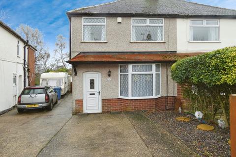 3 bedroom semi-detached house to rent, Woodland Drive, Berry Hill, Mansfield