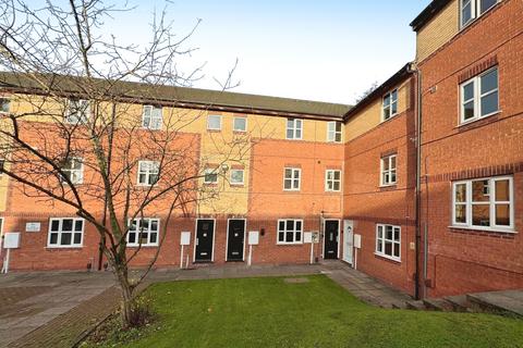 4 bedroom apartment to rent, Denison Court, NG7