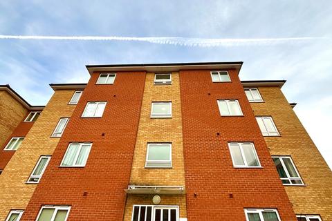 2 bedroom apartment to rent, Brook Court, NG7