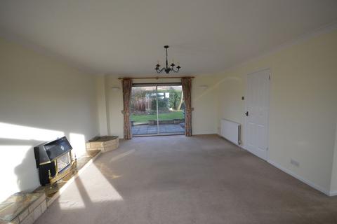 4 bedroom detached house to rent, Watchet Lane, High Wycombe HP15