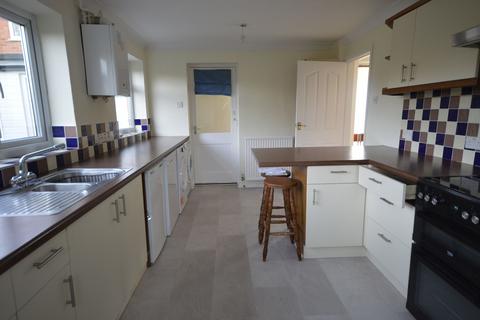 4 bedroom detached house to rent, Watchet Lane, High Wycombe HP15