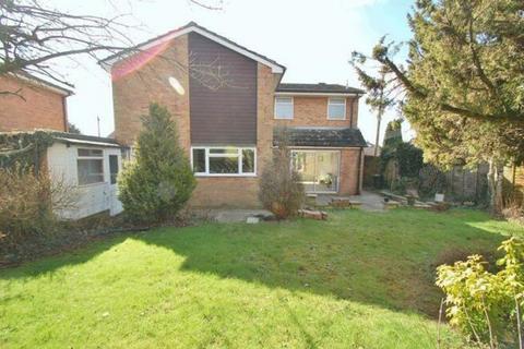 4 bedroom detached house to rent, Watchet Lane, High Wycombe HP15