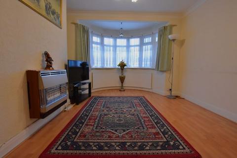 3 bedroom terraced house for sale, Spinnells Road, Rayners Lane