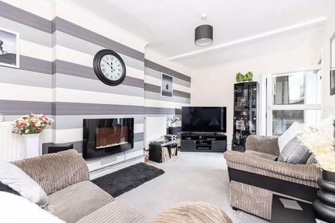 2 bedroom apartment for sale, Bargates, Christchurch, BH23