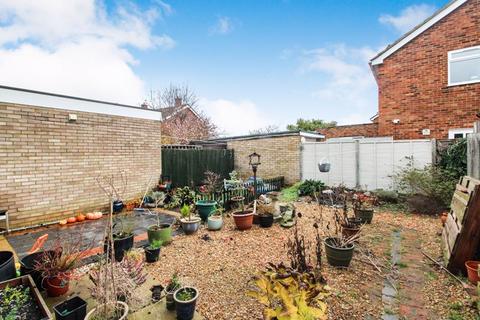 3 bedroom semi-detached house for sale, Kimble Drive, Bedford MK41