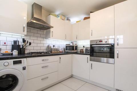 3 bedroom terraced house for sale, Hovingham Drive, Bedford MK40