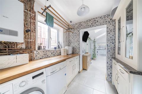 105 Cowick Hill, Exeter, EX2 9NJ