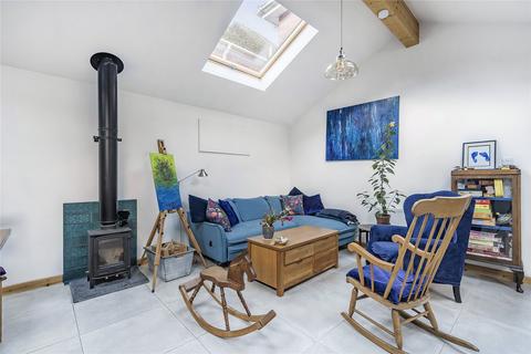 105 Cowick Hill, Exeter, EX2 9NJ