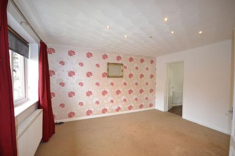 3 bedroom semi-detached house to rent, Fairhurst Drive, Wigan WN8