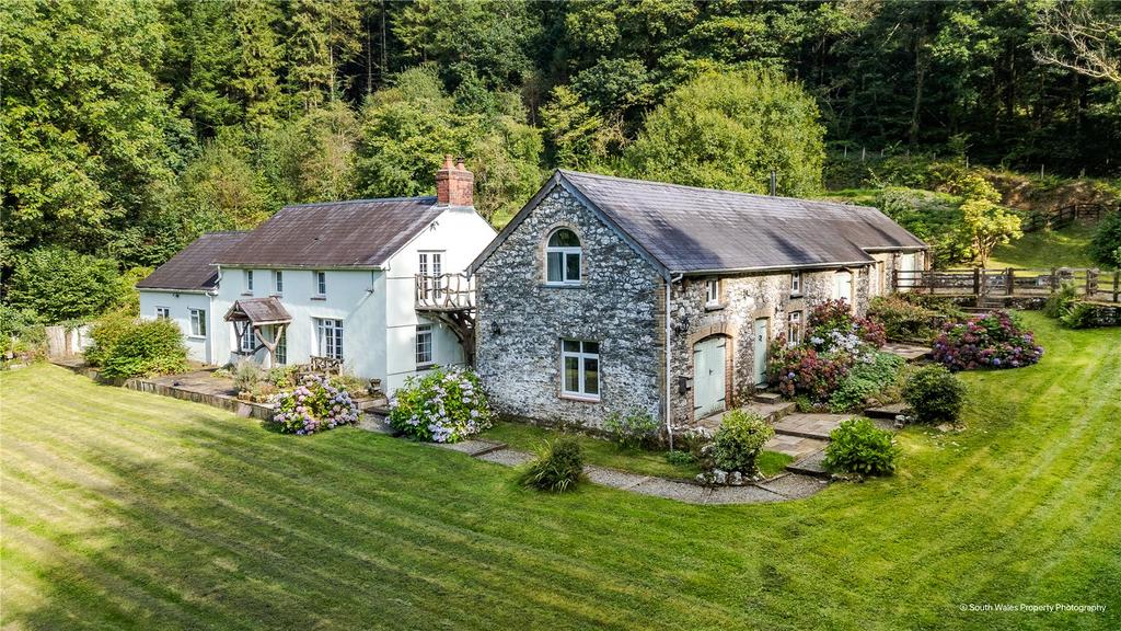 Cottage & Barn