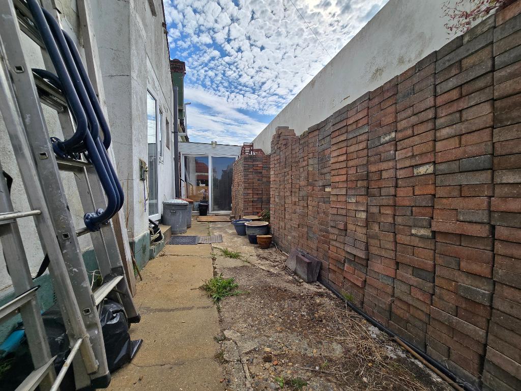 Photo 16