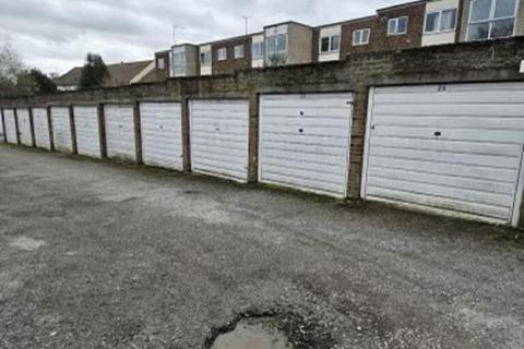 Garage to rent, Chaplaincy Gardens, Hornchurch, Essex, RM11 3SH