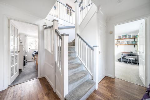 7 Fairway Close, Liphook, GU30 7XD