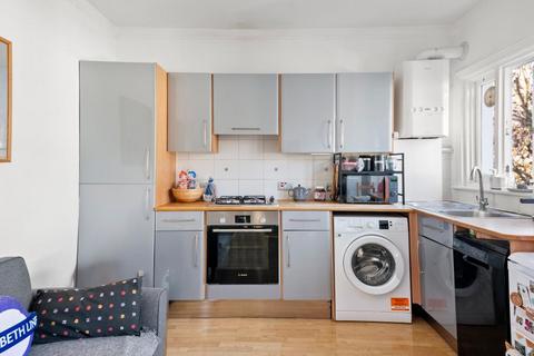 1 bedroom flat to rent, Windermere Road, Ealing, London, W5 4TJ