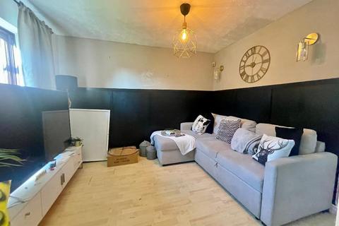 2 bedroom end of terrace house for sale, Gleneagles Drive, Luton, Bedfordshire, LU2 7TA