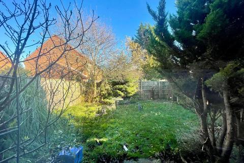 32 Gleneagles Drive, Luton, LU2 7TA