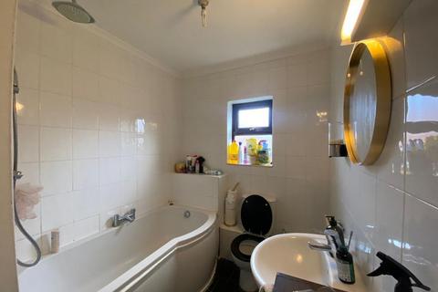 32 Gleneagles Drive, Luton, LU2 7TA