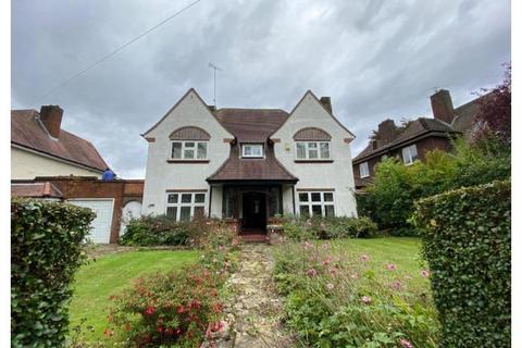 4 bedroom detached house for sale, Old Bedford Road, Old Bedford Road Area, Luton, Bedfordshire, LU2 7HP