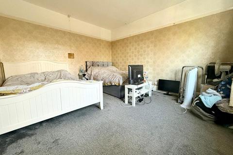 4 bedroom detached house for sale, Old Bedford Road, Old Bedford Road Area, Luton, Bedfordshire, LU2 7HP