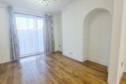 3 bedroom house to rent, Bedford Road, Ruislip HA4