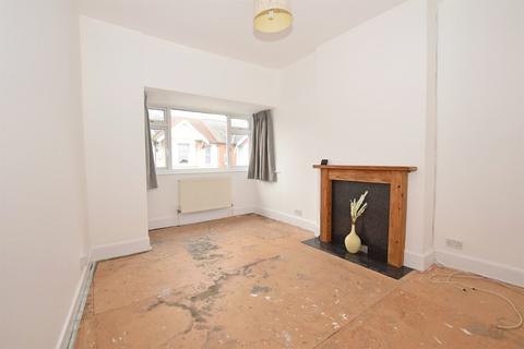 2 bedroom flat to rent, London Road, Bognor Regis, PO21