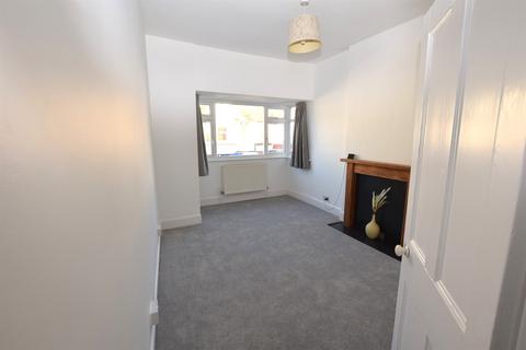 2 bedroom flat to rent, London Road, Bognor Regis, PO21