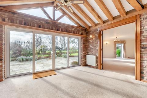 5 bedroom detached bungalow for sale, Oaklands, Headcorn Road, Sutton Valance